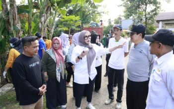 Bupati Barru Tinjau Rabu Bersih di Tanete Rilau, Instruksikan Penanganan Sampah Sungai Segera