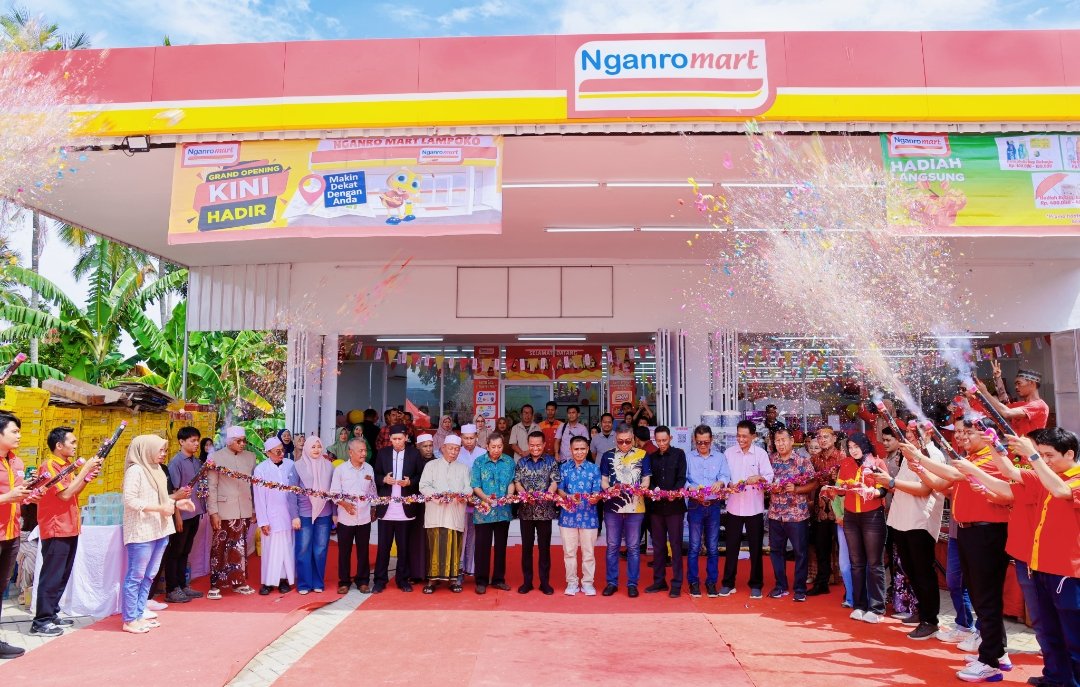 Wabup Abustan Resmikan Nganro Mart di Barru