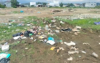 Pusat Kota Barru Dipenuhi Sampah Bekas Pasar Malam, DLH Akui Prihatin