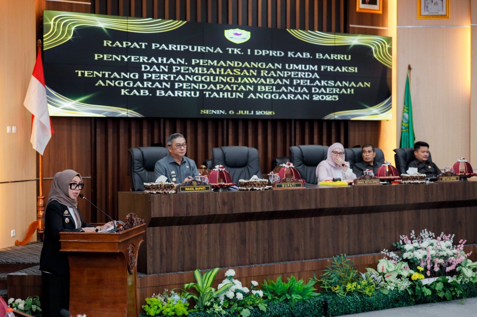 Rapat Paripurna DPRD Barru, Bupati Andi Ina Serahkan Ranperda Pertanggungjawaban APBD 2025