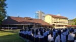 SMP Frater Makassar Sambut Hari Pertama Masuk Sekolah Dengan Budaya 5S 