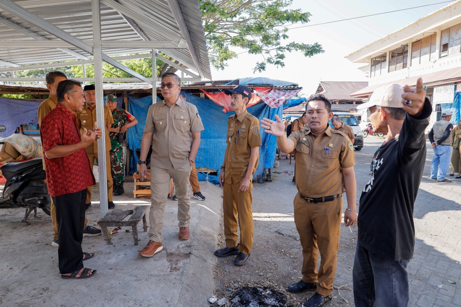 Respons Cepat Keluhan Warga, Wabup Barru Perintahkan Pembukaan Kembali Akses Utara Pasar Pekkae