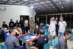 Bupati Barru Andi Ina Kartika Sari menyaksikan sekaligus menyemangati peserta Domino Orado Fun Match Kemerdekaan di Museum Colliq Pujie, Jumat (14/8/2026).