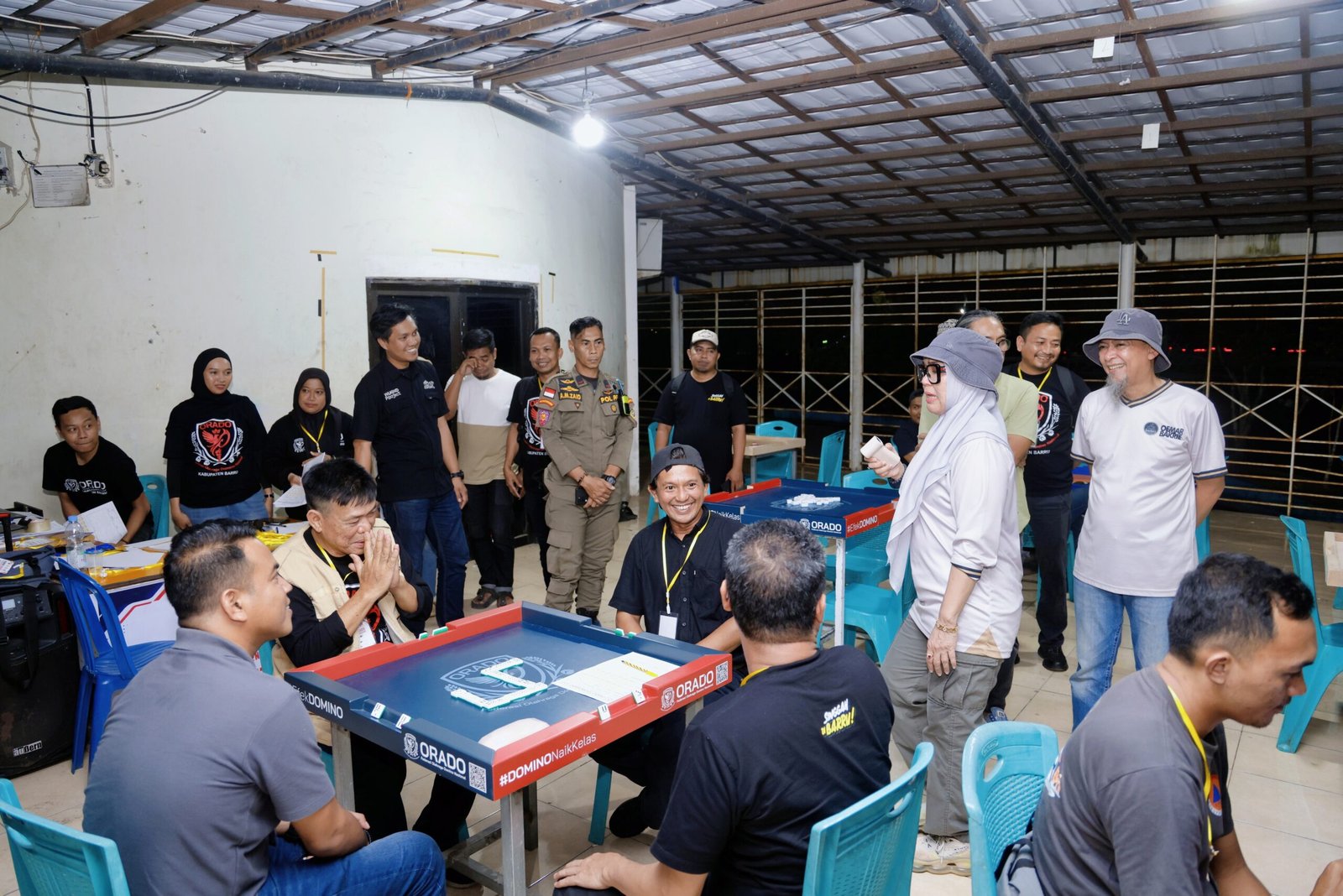 Kunjungi Fun Match Domino, Bupati Barru Spontan Tantang Wabup Bertanding