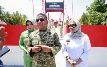Bupati Barru Sambut Pangdam Hasanuddin, Tinjau Jembatan Perintis Garuda Bottoe