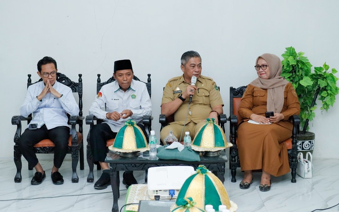 Abustan saat menghadiri rapat koordinasi rencana integrasi MDTA di sekolah umum yang digelar Kantor Kementerian Agama (Kemenag) Kabupaten Barru di Aula Kemenag Barru, Selasa (4/8/2026).