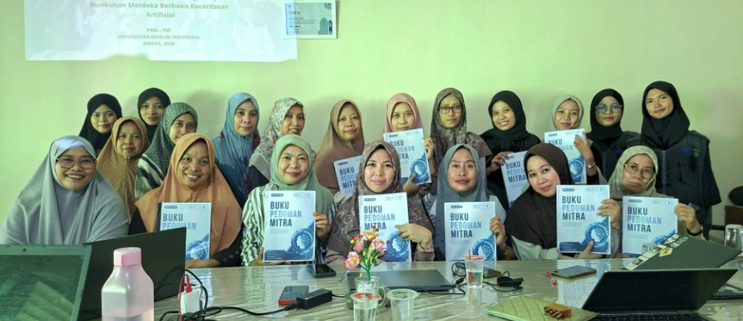 Tim EduMate PKM-PM UMI Dampingi Guru MTs YADI Maros Kembangkan Perangkat Ajar Kurikulum Merdeka Berbasis AI (foto Aisyah)