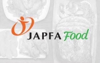 Logo PT Japfa. Perusahaan turut meramaikan Walikota Cup 2026 di Lapangan Telkom Makassar dengan membagikan produk sosis kepada penonton.