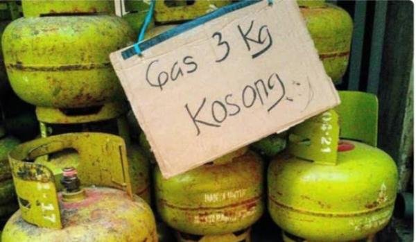 Stok Gas LPG 3Kg Langka, Warga Gowa Terpaksa Masak Pakai Kayu