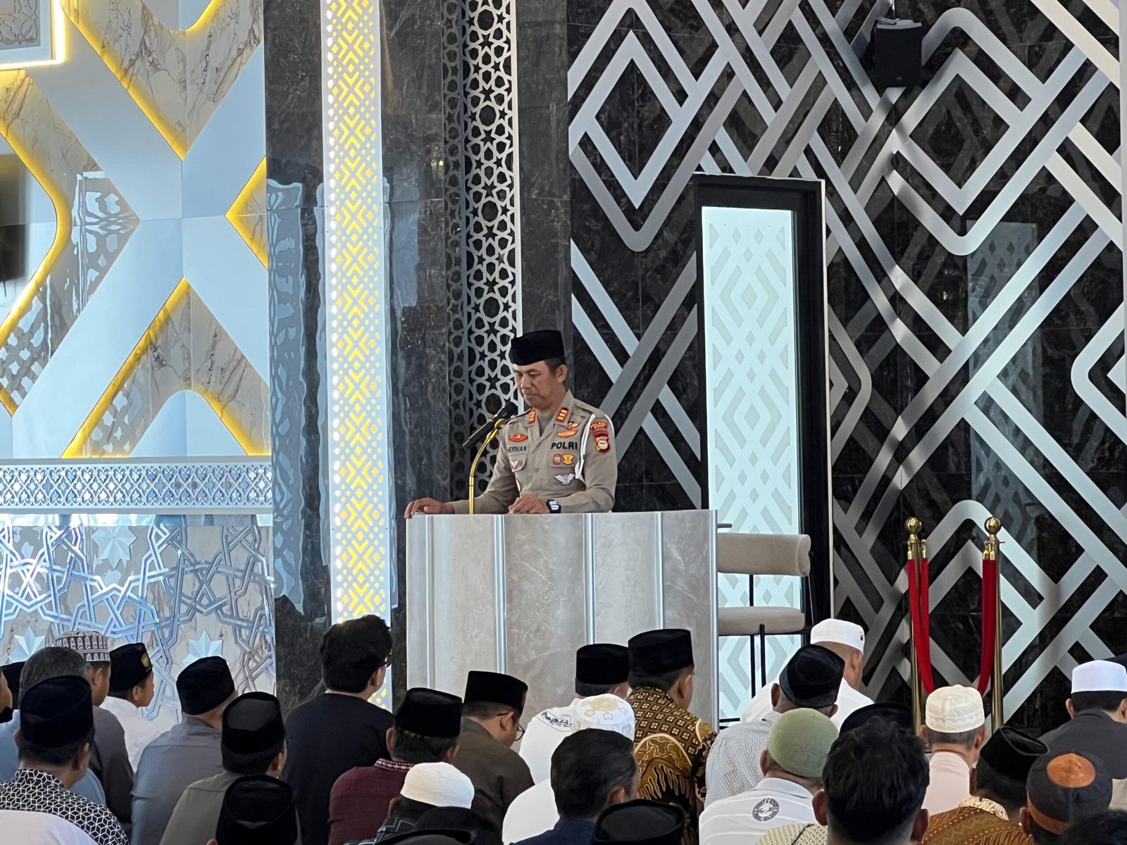 Kasat Lantas Polres Barru Ajak Jamaah Masjid Zam-Zam Tingkatkan Disiplin Berlalu Lintas