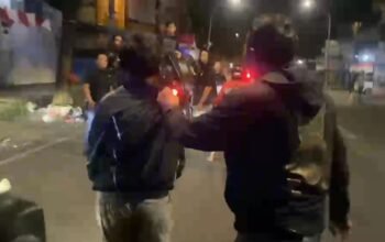 Tawuran Geng Motor di Makassar, 4 Remaja Diamankan Polisi, Motor Dibakar Warga