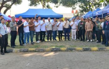 BTN Panakkukang bersama pelaku UMKM binaan berfoto bersama saat pembukaan Bale Festival Kerajinan dan Kuliner 2026 di Makassar, Rabu (23/9/2026).