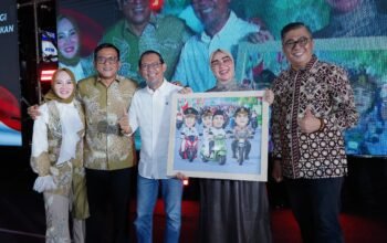 Bupati Barru Andi Ina Kartika Sari bersama jajaran Forkopimda dan pejabat Polres Barru dalam Malam Kenal Pamit Kapolres Barru, di Halaman Mapolres Barru, Jumat (25/9/2026).