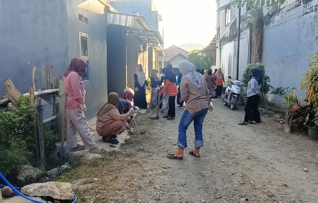 SPPG Lompo Tengah Gelar Jumat Bersih, Jaga Lingkungan Dapur Tetap Bersih dan Nyaman