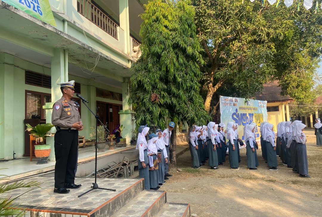 Police Go To School, Kasat Lantas Polres Barru Edukasi Pelajar 