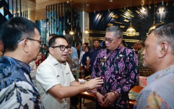 Wakil Bupati Barru Abustan A. Bintang menghadiri Kunjungan Kerja Spesifik Komisi II DPR RI di Makassar, Selasa (6/10/2026), yang membahas pengawasan pengelolaan aset pemerintah daerah dan penguatan pelayanan publik melalui Program LSDP.