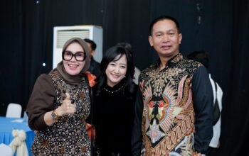 Bupati Barru Andi Ina Kartika Sari bersama Kapolda Sulsel yang baru, Irjen Pol. Dr. M. Awal Chairuddin, dalam acara kenal pamit Kapolda Sulawesi Selatan di Makassar, Jumat (9/10/2026).