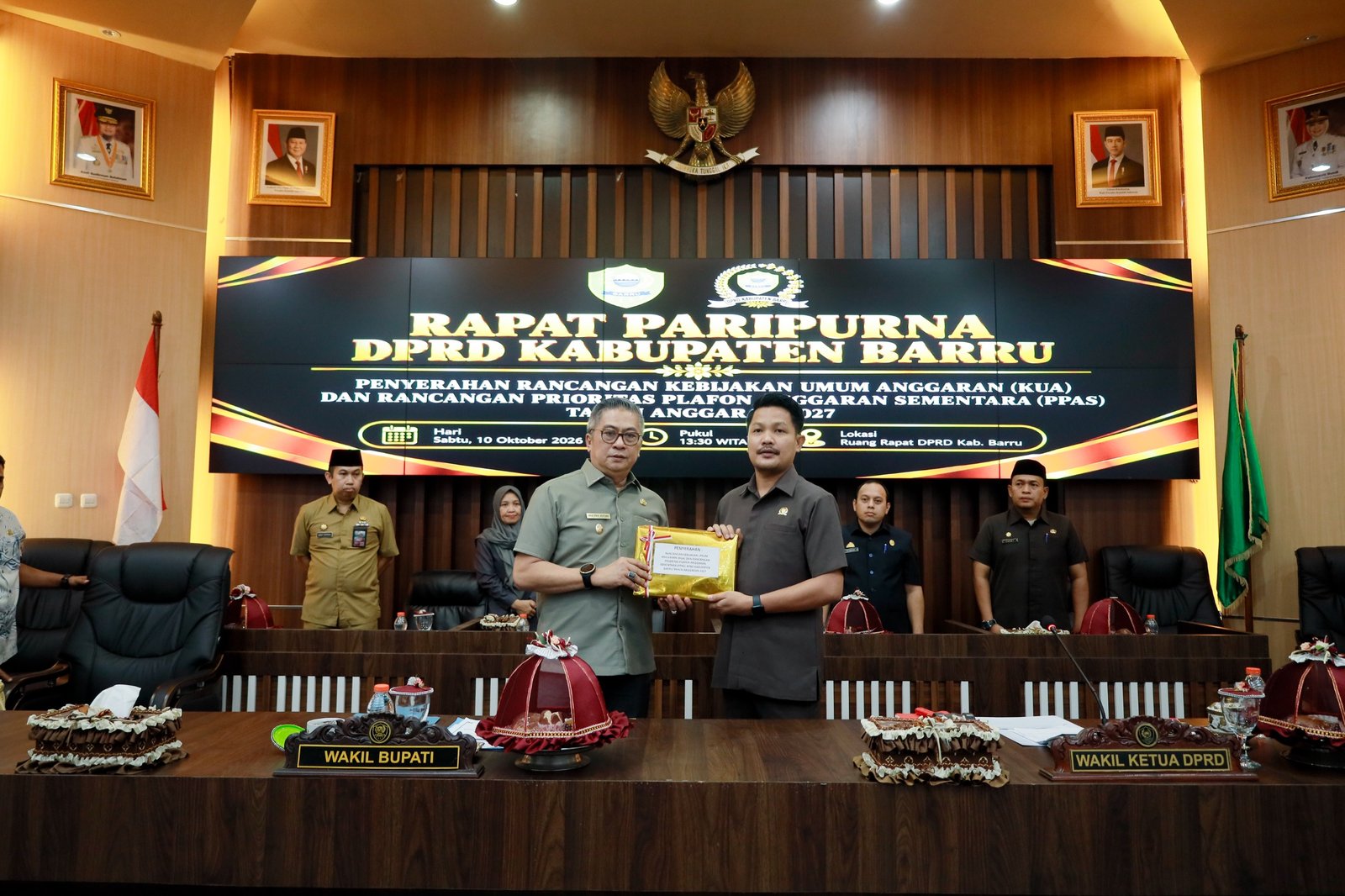 Wabup Abustan Serahkan Rancangan KUA-PPAS 2027, Pemkab Barru Targetkan Pertumbuhan Ekonomi 6,31 Persen