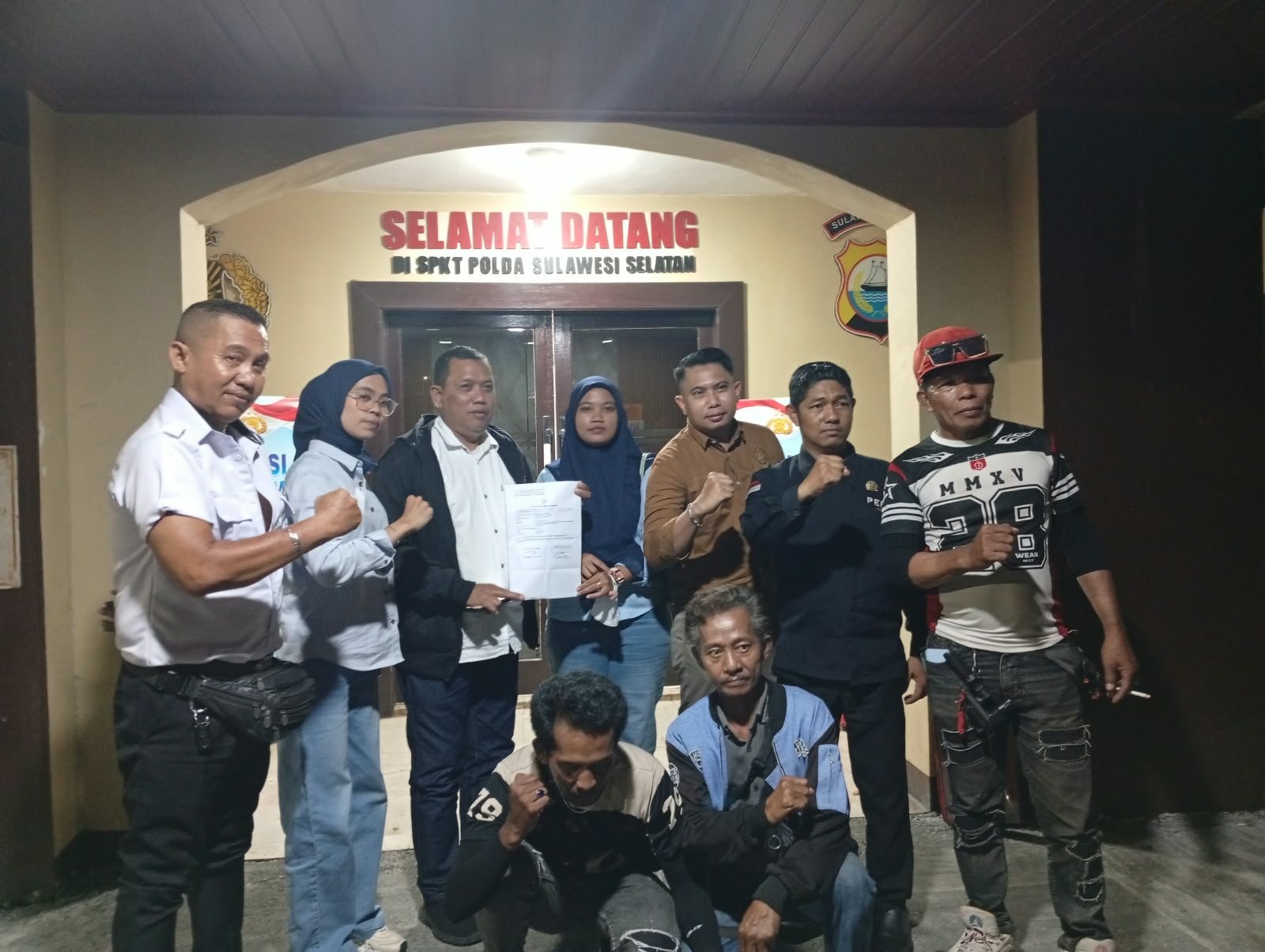 Forum Jurnalistik Sulsel Bersatu resmi mengadukan Fenny Frans, pemilik usaha skincare, ke Polda Sulawesi Selatan, Senin (19/10/2026).