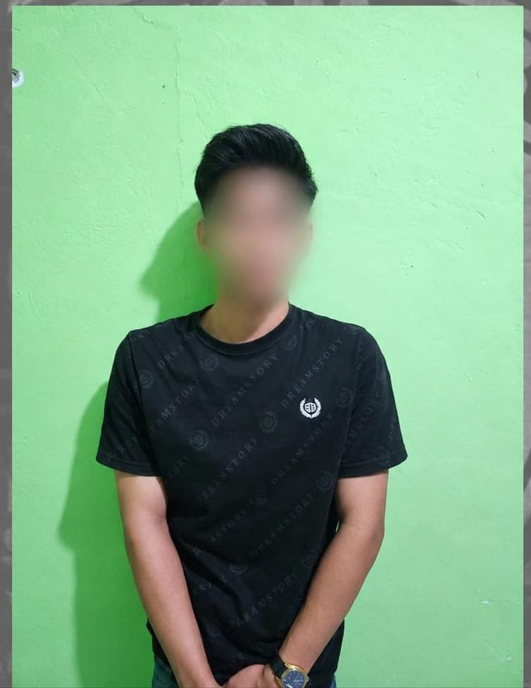 Seorang pemuda berinisial MRN (19) diamankan Tim Resmob Satreskrim Polres Barru terkait dugaan pencurian uang tunai dan sejumlah rokok di Toko Swiss Mart, Jalan Melati, Kelurahan Sumpang Binangae, Kabupaten Barru. Polisi masih mendalami kasus tersebut untuk kepentingan penyidikan.