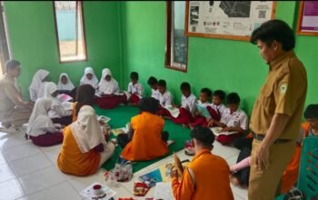 Dorong Minat Baca, Pemdes Lalabata Apresiasi Program Literasi Mahasiswa KKN UNM