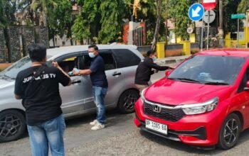 PWI Barru Bagikan Masker ke Pengendara, Cegah Dampak Asap Karhutla