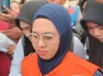 Berbaju Oranye, Mantan Bupati Gowa Sitti Husniah Talenrang Ditahan dalam Kasus Korupsi