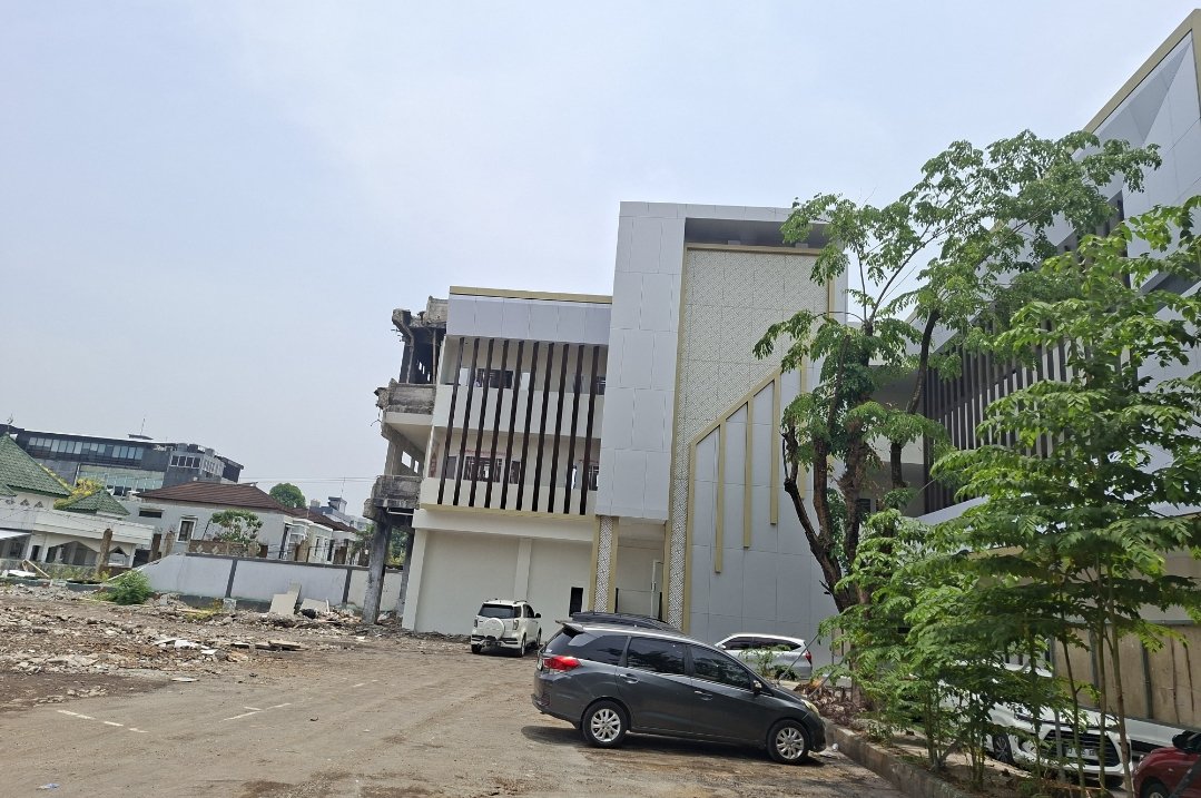 Kantor DPRD Kota Makassar (foto MJN)